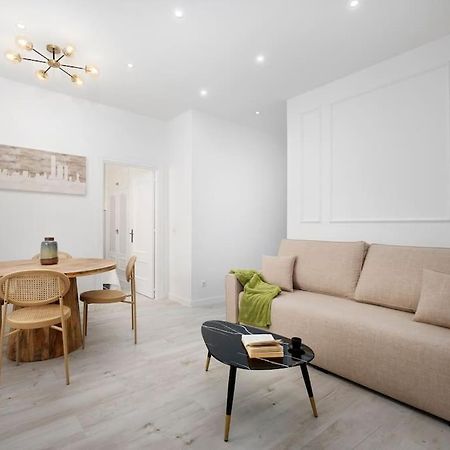 Newly Refurbished Modern 2-Bed Apartment In Heart Of Торремолинос Экстерьер фото